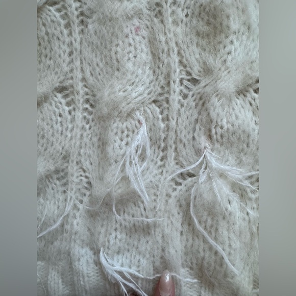 🍂NWT Vince Feather-Appliquéd Italian Cable-Knit Sweater - Picture 13 of 16